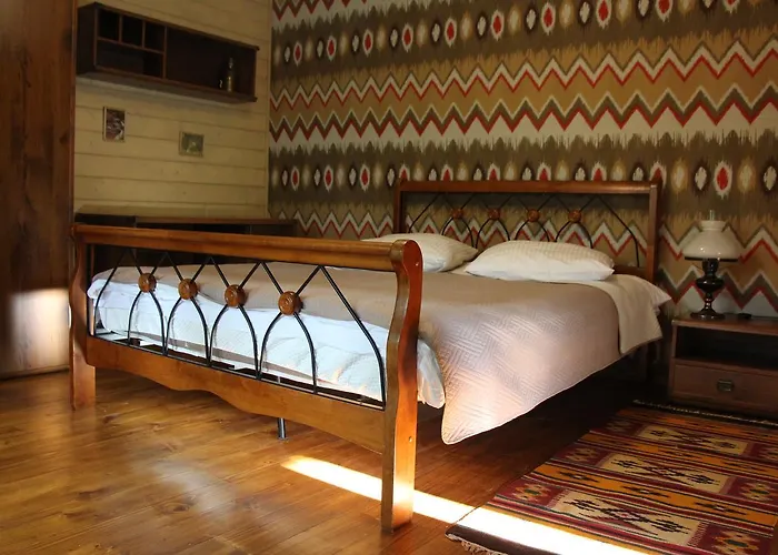 Bird Valley Hotel *