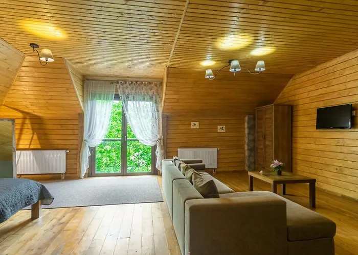 Bird Valley Hotel Synyak