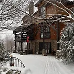 Bird Valley Hotel